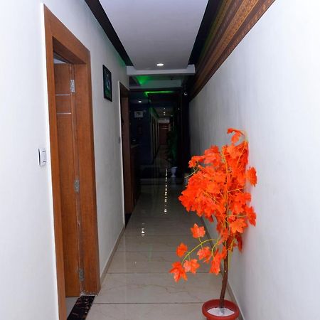 Hotel Asopalav Gandhinagar Kültér fotó