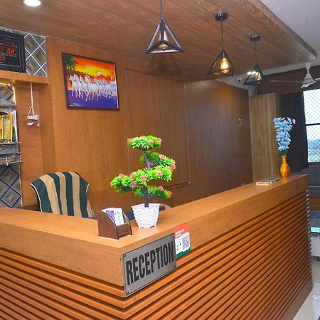 Hotel Asopalav Gandhinagar Kültér fotó