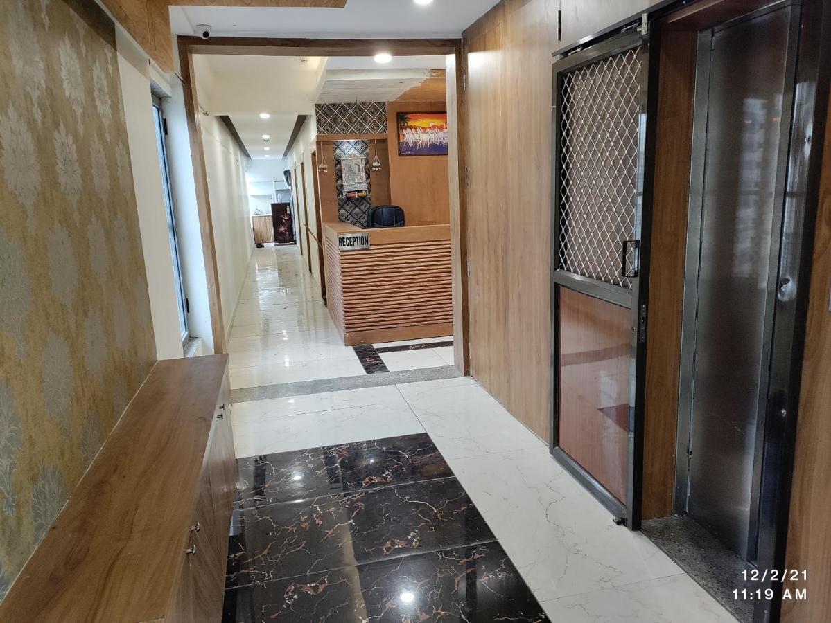 Hotel Asopalav Gandhinagar Kültér fotó
