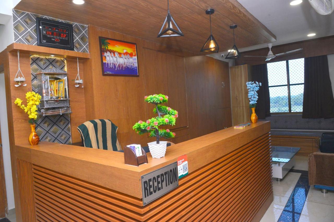 Hotel Asopalav Gandhinagar Kültér fotó