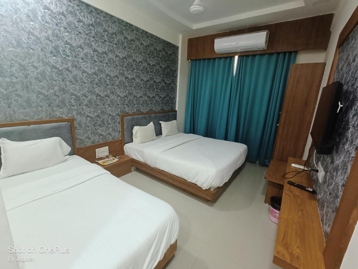 Hotel Asopalav Gandhinagar Kültér fotó